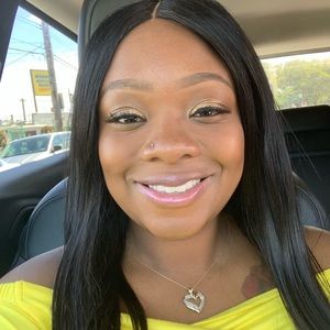 Meet your Posher, Christie